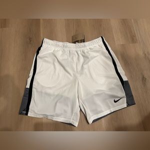 New Nike Men’s XXL Dri-fit white shorts‎ with pockets. Gray and black accent